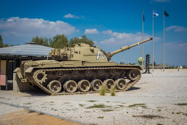 Latrun Müzesi, İsrail 'deki eski askeri zırhlı araçlar.