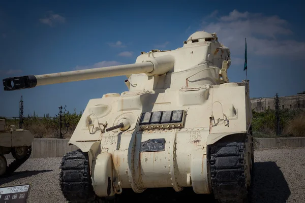 Latrun Müzesi, İsrail 'deki eski askeri zırhlı araçlar.