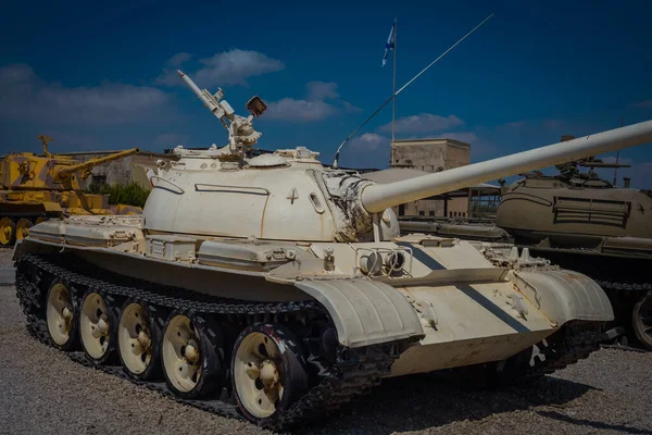 Latrun Müzesi, İsrail 'deki eski askeri zırhlı araçlar.