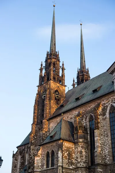 Aziz Peter ve Paul Katedrali, Çek Cumhuriyeti 'nin Brno şehrinin Brno kentindeki Petrov tepesinde yer alan bir Roma Katolik katedralidir..