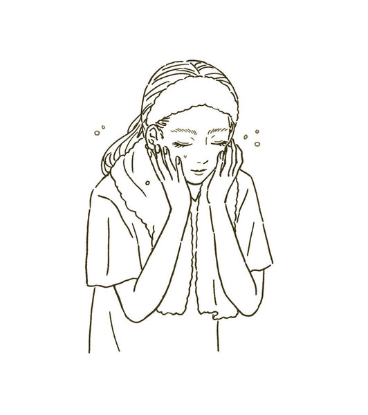 Красота верхней части тела женщины, моющей ее лицо