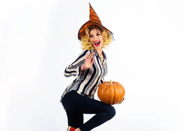 Mujer Sonriente Disfrazada Bruja Halloween Con Linterna Jack Sexy Chica —  Fotos de Stock