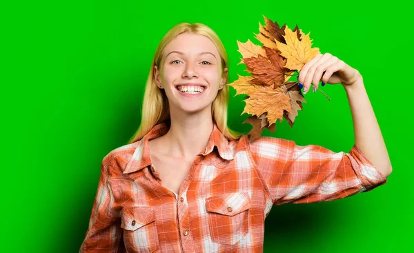 Smiling Woman Maple Leaves Hand Happy Blonde Girl Plaid Shirt — Stock Photo, Image