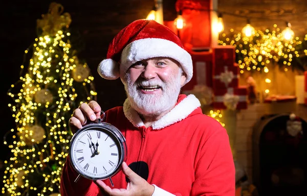 Санта Клаус Будильником Рождество Новым Годом Зимние Каникулы — стоковое фото