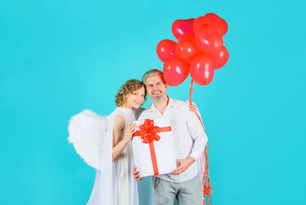Valentines Day Couple White Wings Cupid Angel Woman Balloons Bearded — Fotografie, imagine de stoc