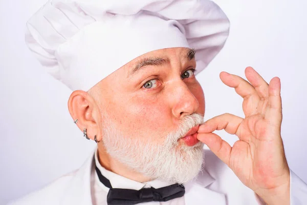 Chefe Masculino Uniforme Branco Gravata Borboleta Com Sinal Perfeito Cozinhe — Fotografia de Stock