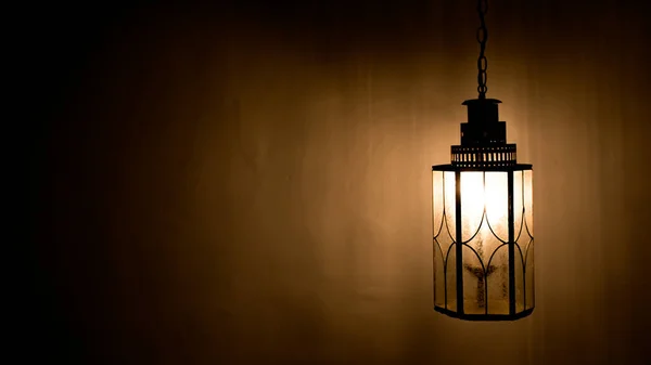 Oil Lantern Glowing Dark Room Hanging Chain — Stock Photo, Image