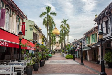 Kampong Glam, Singapur - Temmuz 2022: Singapur 'un tarihi bölgelerinden biri olan Kampong Glam' daki Arap Caddesi.
