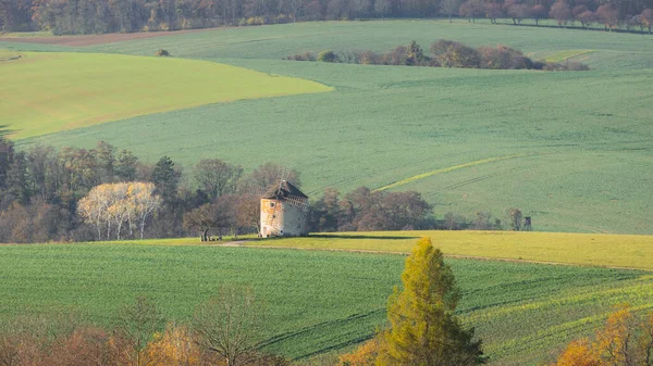 Mulino Vento Vecchio Stile Nel Paesaggio Rurale Agricolo Terreni Agricoli — Foto Stock