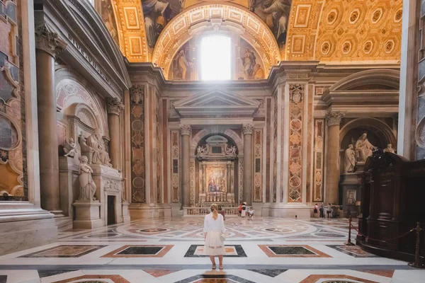 Vatican City August 2023 Young Blonde Female Tourist Explores Extravagant — Stock Photo, Image