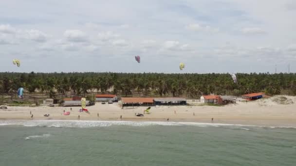 Linda Ilha Guajiru Brasil Drone Vista Costa Kitesurfistas Turistas Desfrutando — Vídeo de Stock