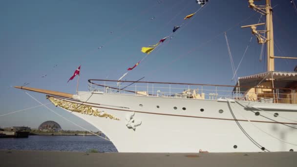 Façade Yacht Royal Danois Aarhus — Video