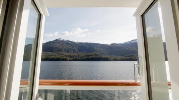 Kanada Przejściu Wyspa Vancouver Strzał Kabiny Statku Wycieczkowego Balkonem Otwartymi — Wideo stockowe