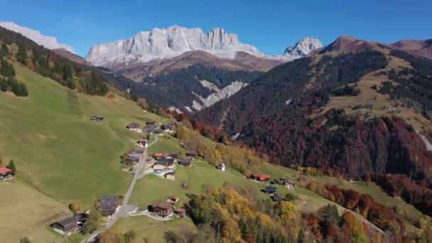 Horská Vesnice Švýcarských Horách Schuders Rtikon Walsergemeinde Krásná Krajina Švýcarských — Stock video