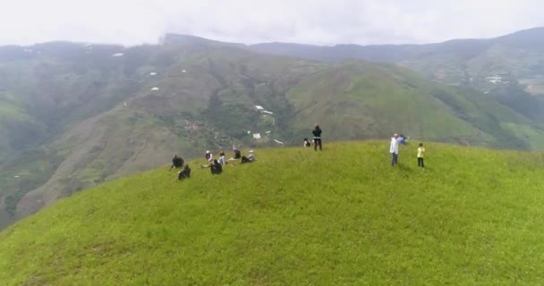Grupo Pessoas Meditando Topo Montanha Verde Vista Aérea Jarillo Venezuela — Vídeo de Stock