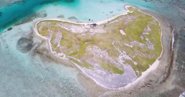 Temporalmente Aerial Top View Caribbean Island Reveal Magic Kitesurf Camp — Vídeos de Stock