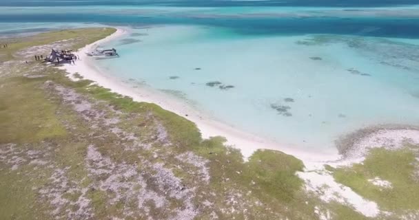 Los Roques Karaibski Island Podejście Lotnicze Ludzie Enjoy Day Beach — Wideo stockowe