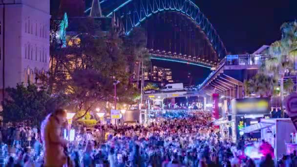 Tempo Fotógrafo Tirar Fotos Multidões Festival Vivid Sydney Com Ponte — Vídeo de Stock