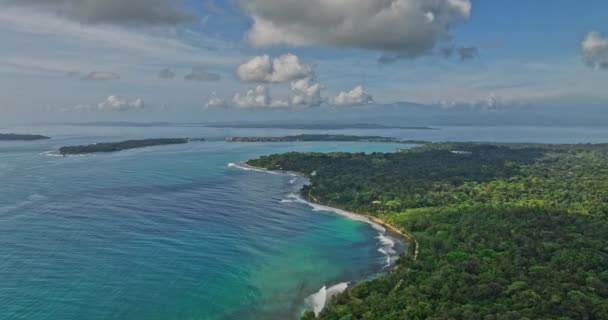 Bocas Del Toro Panama Aerial Dolly Flyover Paunch Beach Big — 图库视频影像