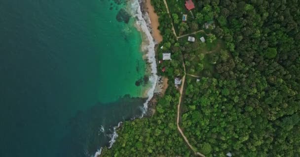 ボカス パナマ航空V4垂直上からの眺め 海岸沿いの海岸沿いを飛行するドローンがパンチビーチ半島 ターコイズブルーの海 熱帯林を撮影 マヴィックで撮影3 Cine 2022年4月 — ストック動画