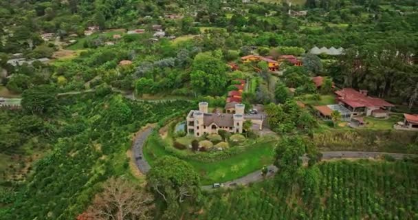 ボケテ パナマ航空V10シネマティック ローバード ビュー バジョ リノの自然とコーヒー農園に囲まれたバンブダ城のホステルを飛び回る ナランホス マヴィックで撮影3 Cine 2022年4月 — ストック動画