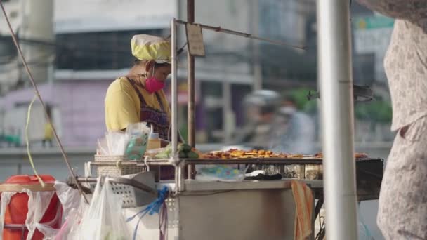Venditore Street Food Vendere Cibo Tradizionale Tailandese Bangkok Thailandia Tiro — Video Stock