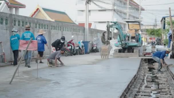 Travailleurs Manuels Travail Sur Route Drainage Chantier Construction Bangkok Thaïlande — Video