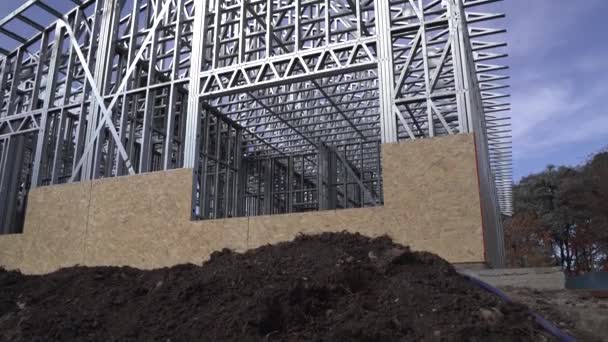 Erdhaufen Fundament Stützt Stahlrahmen Tragstangen — Stockvideo