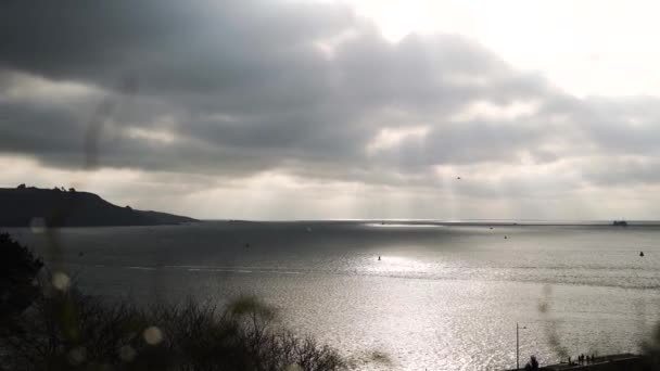 Δραματική Θέα Στη Θάλασσα Από Plymouth Hoe Στην Αγγλία Ευρεία — Αρχείο Βίντεο