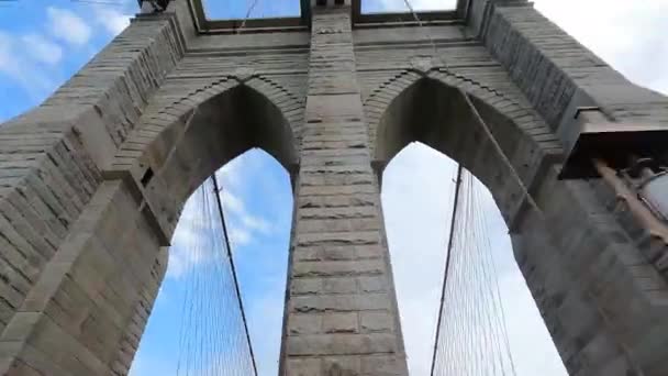 Low Angle View Brooklyn Bridge Cityscape Cloudy Blue Sky Background — Stock Video