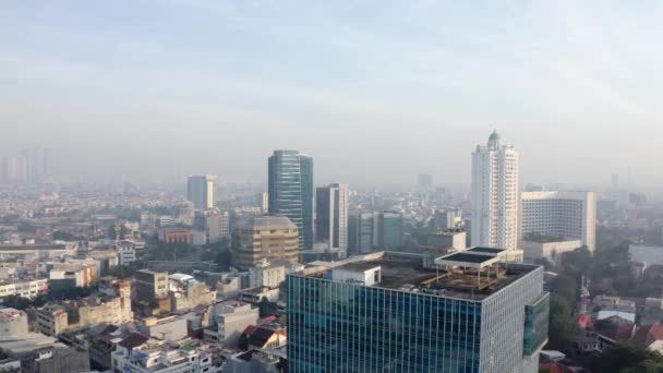 Повітряний Вид Над Столицею Індонезії Джакарта Показує Бетонні Джунглі Висотні — стокове відео