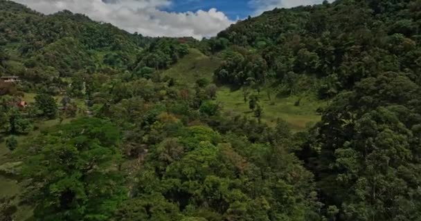 Los Naranjos Panama Aerial Low Level Flyover Hutný Svěží Zelený — Stock video