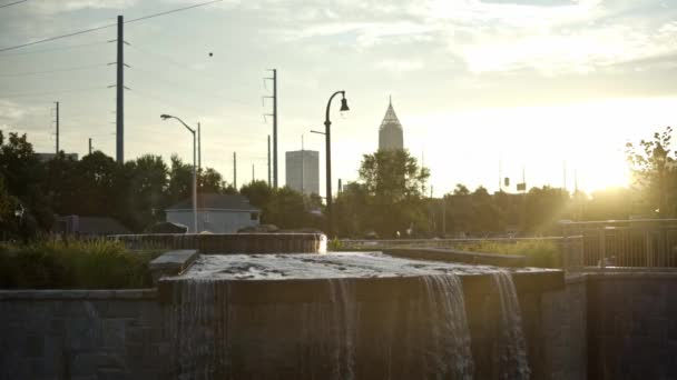 Stellar Tidig Morgon Soluppgång Parken Atlanta Georgia Som Vattenfall Kaskader — Stockvideo