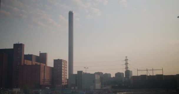 スビラハティ発電所の昼から夜への経過 — ストック動画