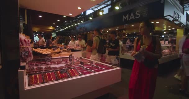 Voedselkraam Boqueria Markt Las Ramblas Barcelona Spanje Gastronomie — Stockvideo