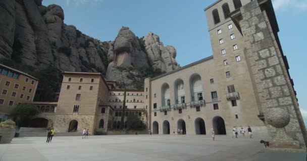 Plano Panorámico Monasterio Monserrat Cataluña España Abadía Monserrat Monasterio Montaña — Vídeos de Stock