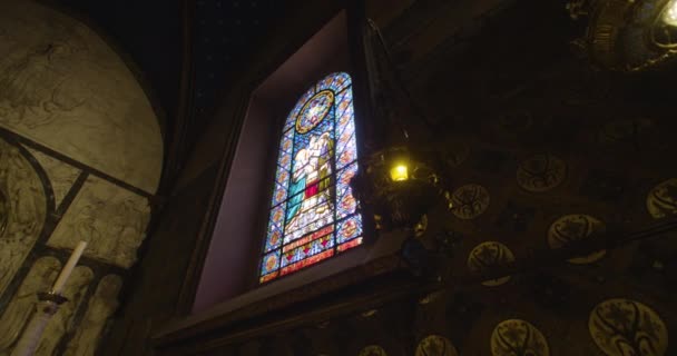 몬세라트 대성당 아름다운 스테인드글라스 마법의 스페인의 카탈루냐 — 비디오