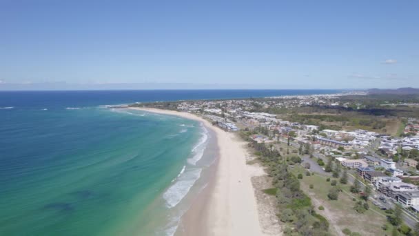 オーストラリアのニューサウスウェールズ州のツイード地域の絵のようなKingscrifビーチの空中ビュー 人気の休日先 — ストック動画