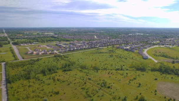 Ekstremt Bred Utsikt Drone Flyover Aerial View Missouri Åkrer Suburbs – stockvideo