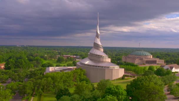 Hermosa Antena Drone Del Templo Atardecer Independencia Missouri Con Iglesia — Vídeo de stock