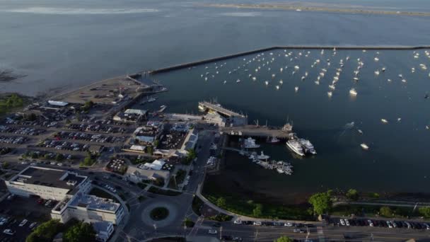 Luftaufnahme Von Booten Und Dem Hafen Von Plymouth Sonnig Sommerabend — Stockvideo