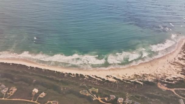 Vista Del Dron Costa Sudafricana Cerca Betty Bay Aire Nebuloso — Vídeos de Stock