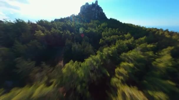 北塞浦路斯坎塔拉城堡的空中景观 它的峰顶耸立着 四周尽收眼底 Fpv无人机画面 飞越城堡 — 图库视频影像