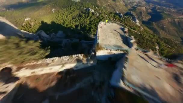 Kantara Kastély Napsütéses Nyári Napon Észak Cipruson Fpv Dinamikus Drónlövés — Stock videók