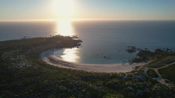 Hava Yörüngesi Manzaralı Corny Point Deniz Feneri Koyu Nalı Şekilli — Stok video
