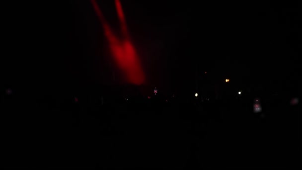 Palco Escuro Concerto Música Soprando Por Luzes Coloridas Brilhantes Piscando — Vídeo de Stock