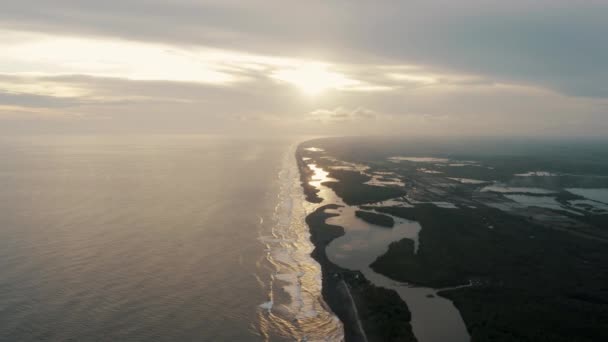 Vista Aérea Panorámica Playa Arena Negra Amanecer Paredon Guatemala Drone — Vídeos de Stock