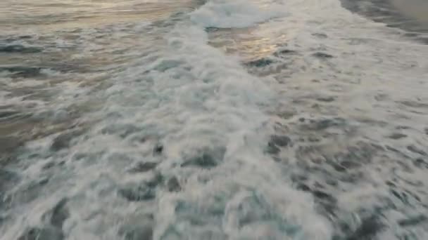 Pullback Über Dem Wellengang Des Schäumenden Ozeans Paredon Escuintla Guatemala — Stockvideo