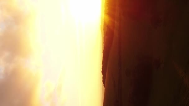 Vertikale Aufnahme Der Goldenen Stunde Sonnenuntergang Über West Sussex Südostengland — Stockvideo