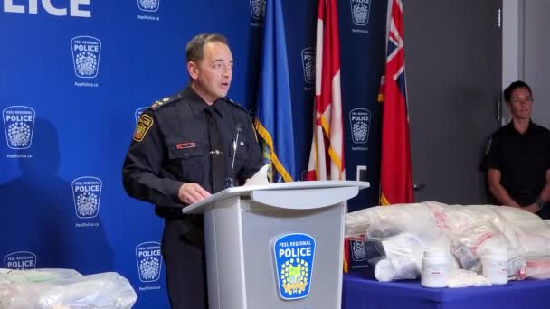 Pressekonferenz Der Peel Regional Police Gab Die Beschlagnahmung Illegaler Drogen — Stockvideo